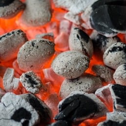 gloeiend hete kolen winter bbq barbecue