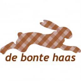 logo van een rennende haas met een bruine bonte ruit uit vacht als logo van Eetcafe de bonte haas in het Westland