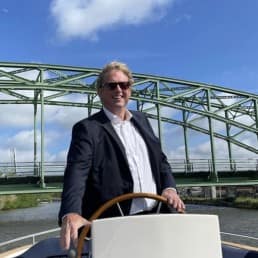 voormalig burgemeester midden-delfland arnoud rodenburg varen boot trambrug schipluiden